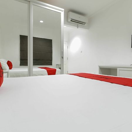 Reddoorz Plus @ Setiabudi Barat Jacarta Exterior foto