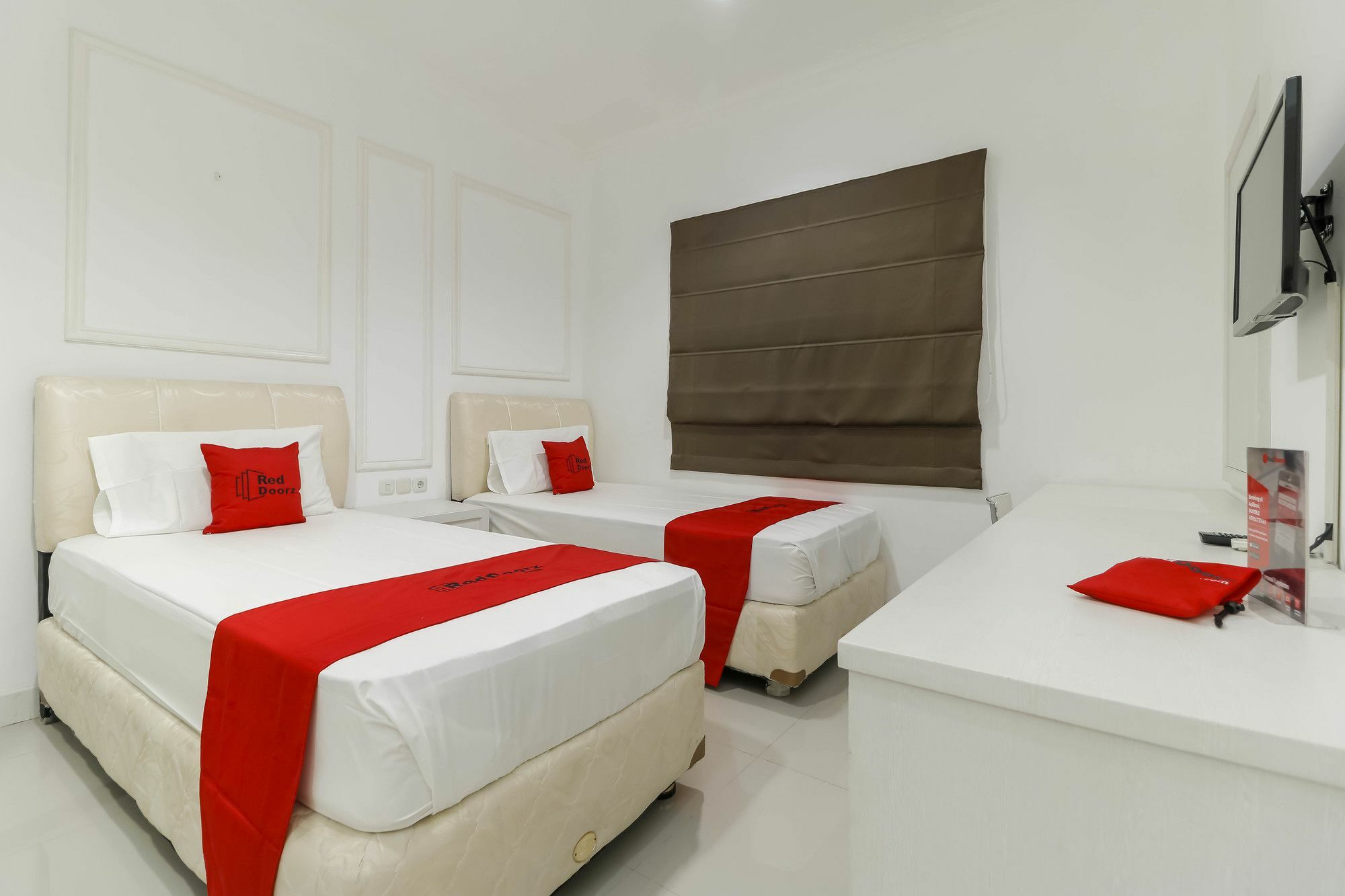 Reddoorz Plus @ Setiabudi Barat Jacarta Exterior foto