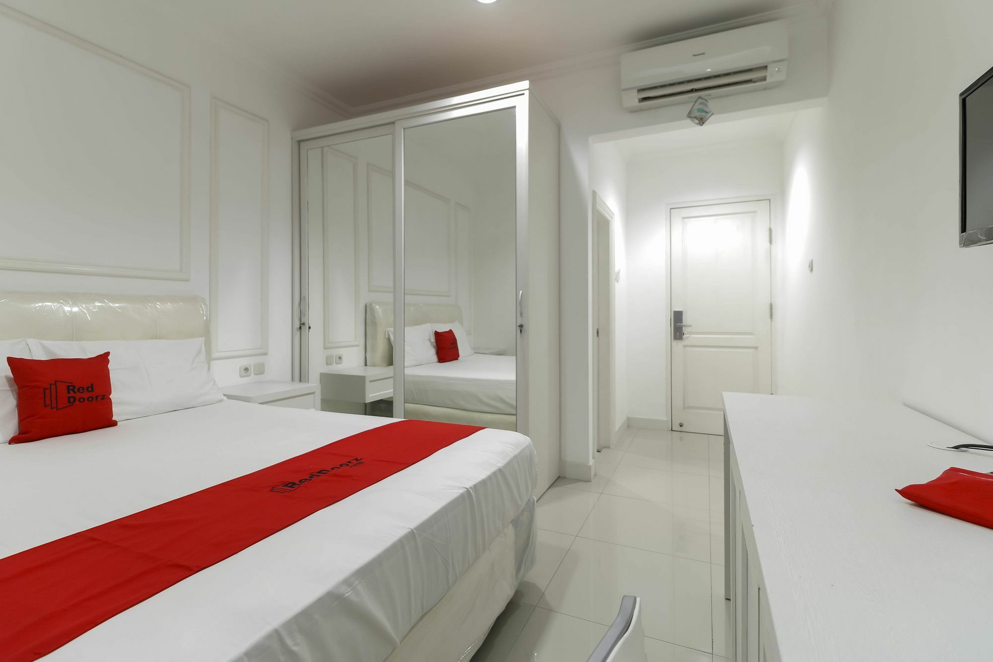Reddoorz Plus @ Setiabudi Barat Jacarta Exterior foto