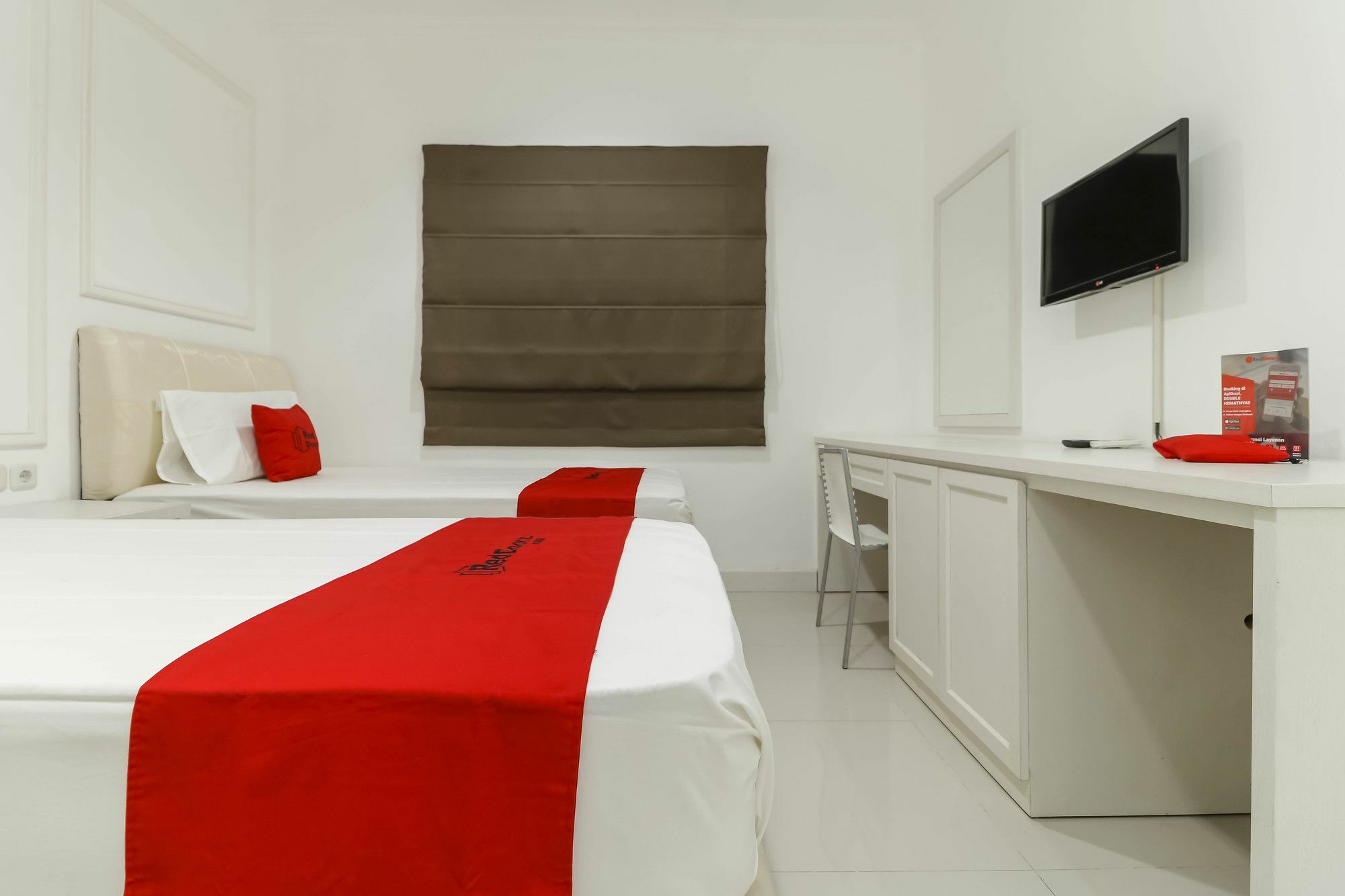 Reddoorz Plus @ Setiabudi Barat Jacarta Exterior foto