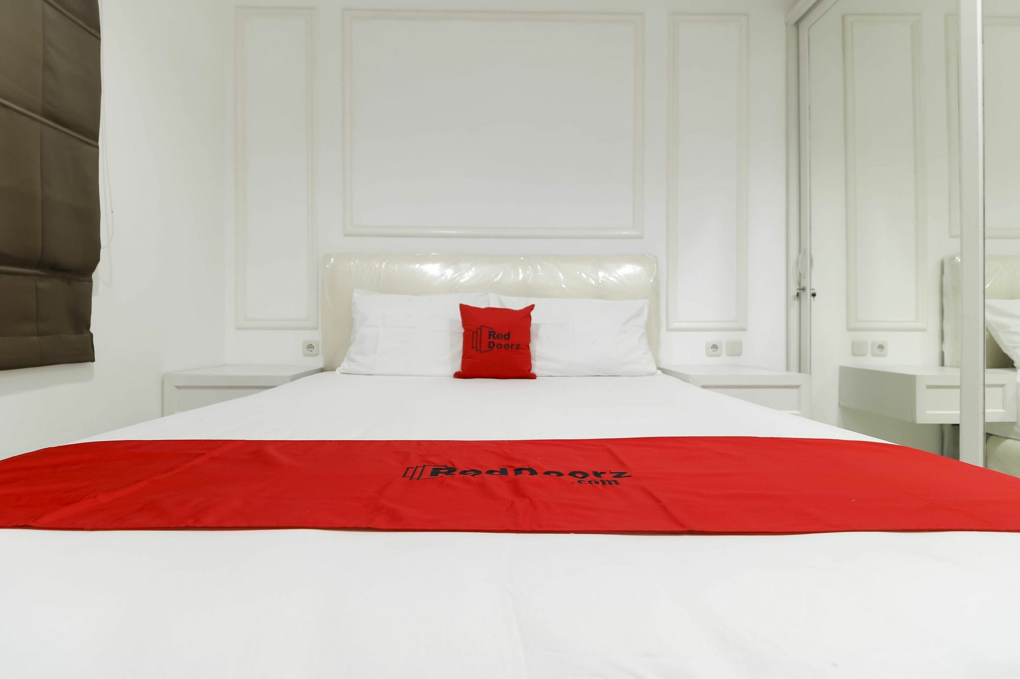 Reddoorz Plus @ Setiabudi Barat Jacarta Exterior foto