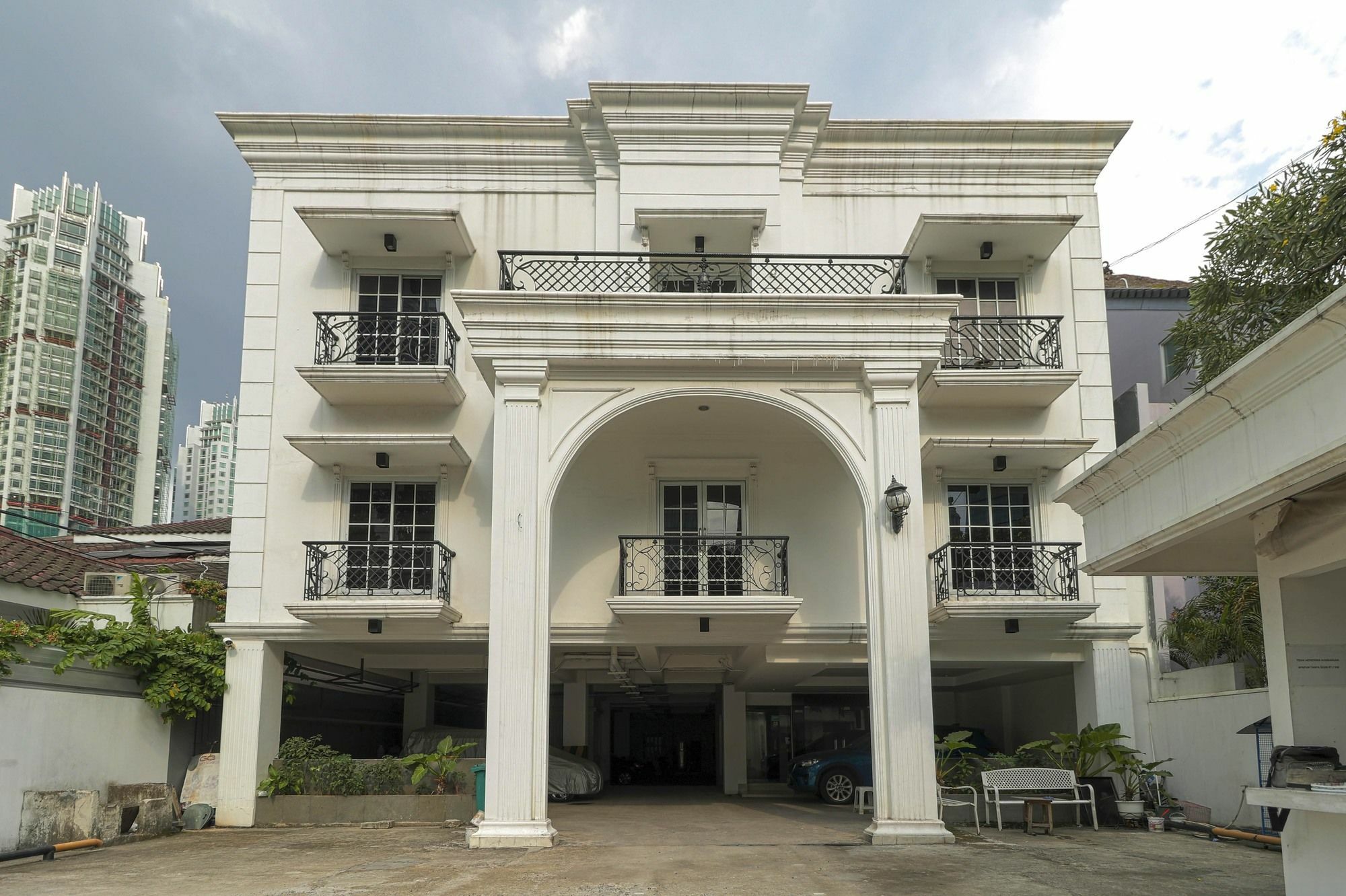 Reddoorz Plus @ Setiabudi Barat Jacarta Exterior foto