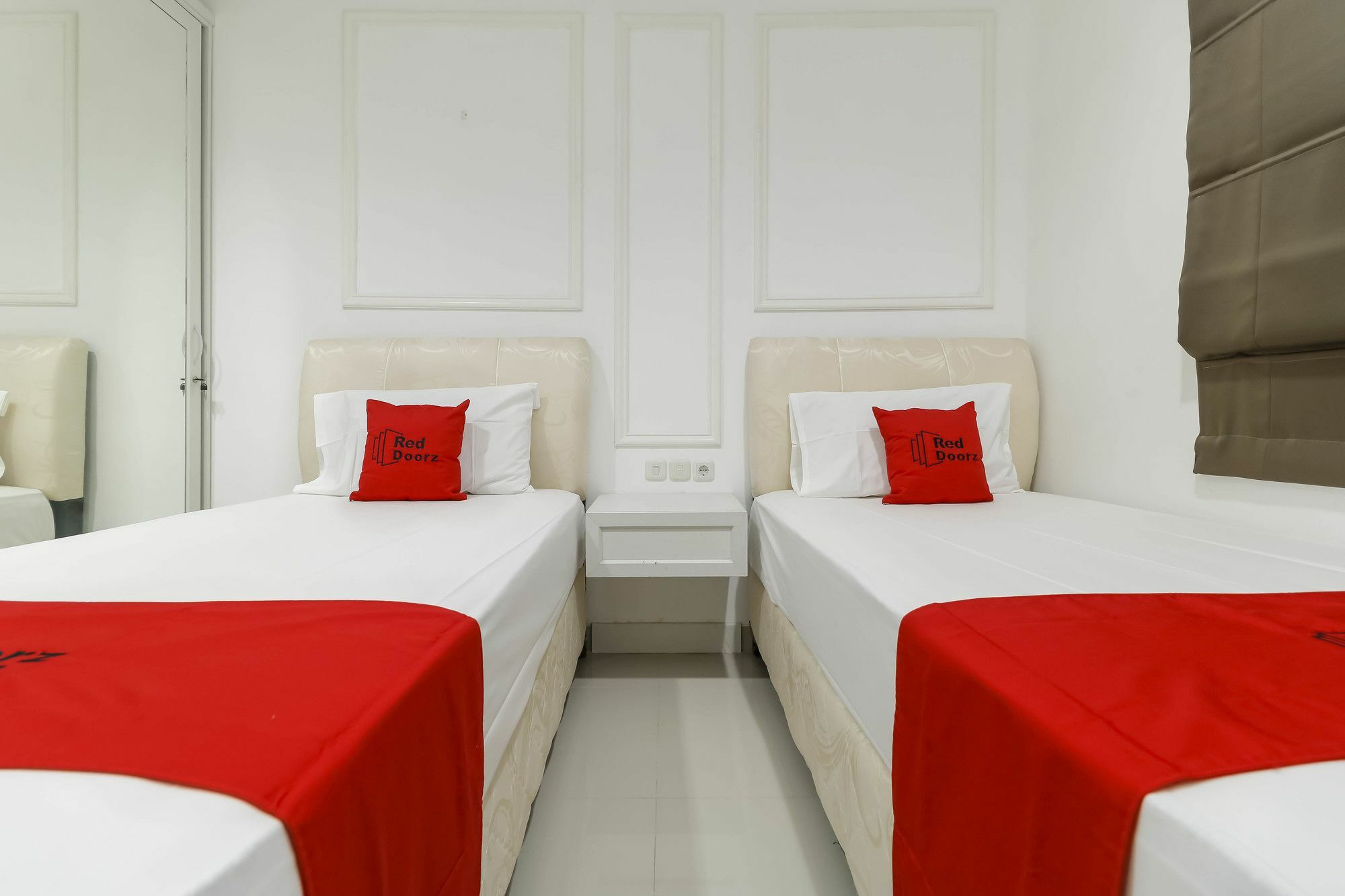 Reddoorz Plus @ Setiabudi Barat Jacarta Exterior foto