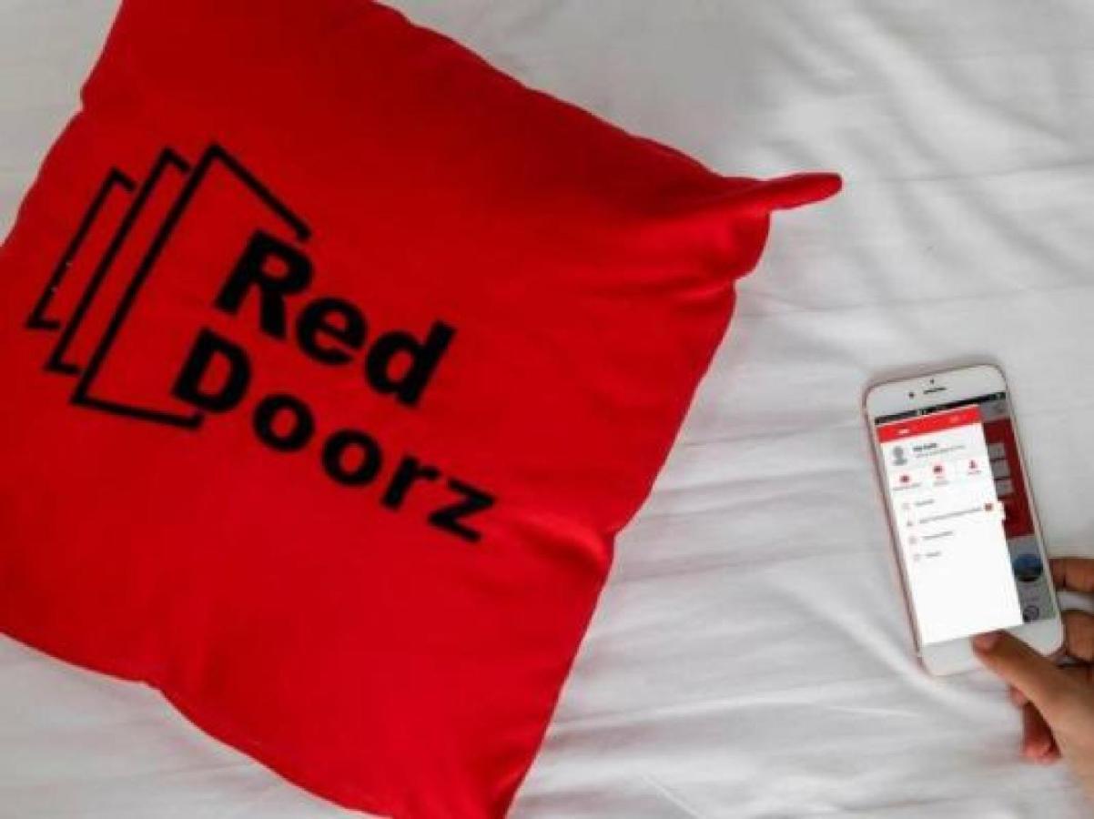 Reddoorz Plus @ Setiabudi Barat Jacarta Exterior foto